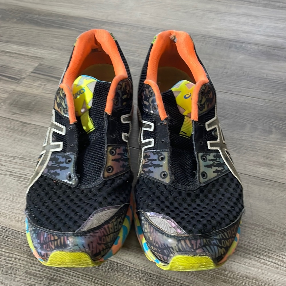 ASICS Gel-Noosa Tri 8 T306n 
SIze 10